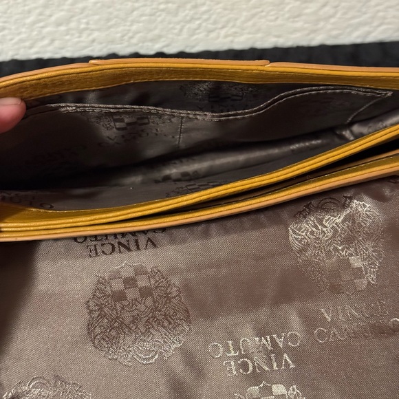 Vince Camuto Hannah Messenger Yellow Shoulder Bag - Picture 10 of 13